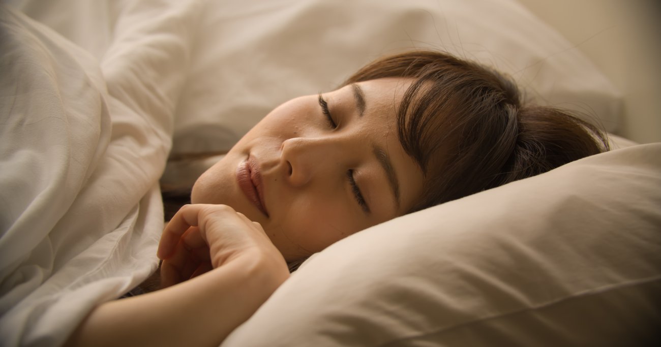 夜、考えごとをしてモヤモヤせずぐっすり眠れるとっておきの方法