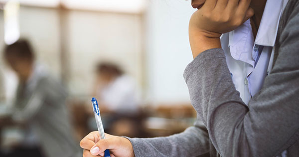 小論文は「です・ます」より「だ・である」がいい理由