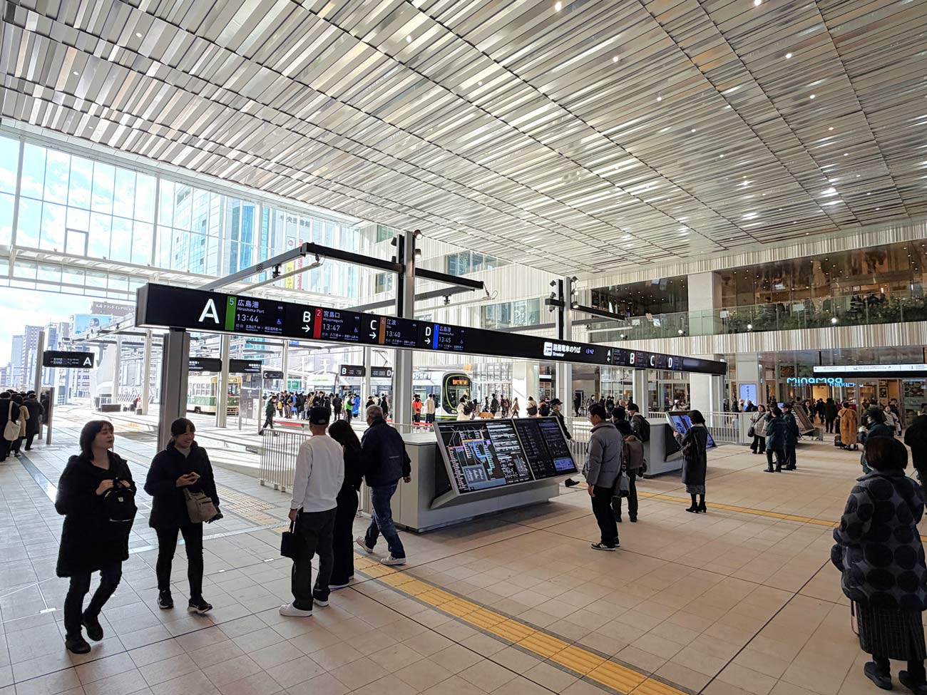 「一番泣いてしまいました…」路面電車が走る広島駅ビル「minamoa」、担当者が語った工事の舞台裏