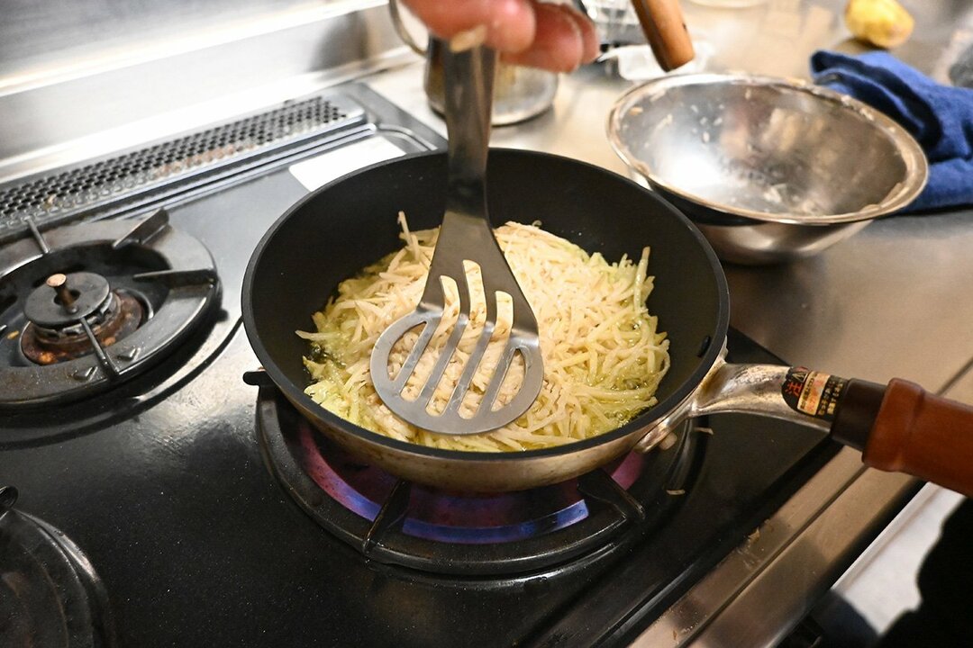 コンビニ飯ばかりの人におすすめしたい「白ワインに合うフライドポテト」