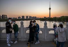 中国の旅行消費復活、コロナ沈静化で連休にぎわう