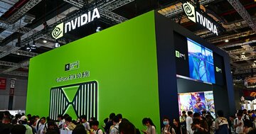 「銀行」と化すエヌビディア、成長鈍化時のリスク増大