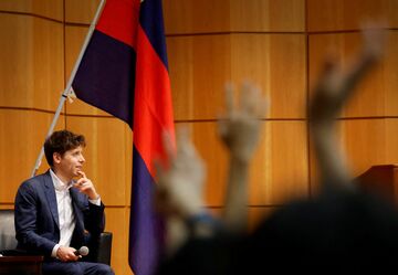 バイデン氏の生成AI体験「驚きと不安」 側近と議論