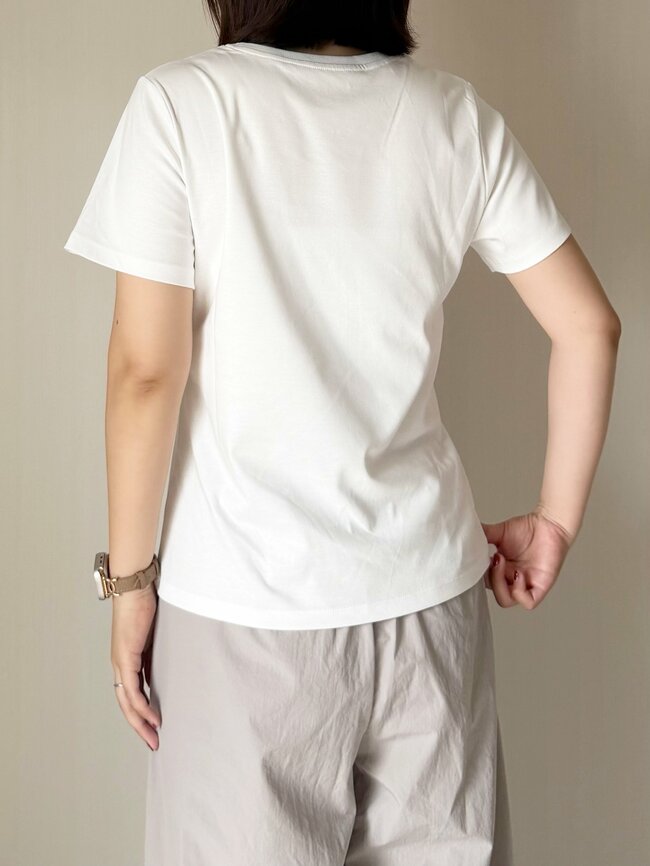 「色違いで3枚購入」「何枚あってもいい」グローバルワークの“透けにくい白T”が大好評!「求めていたシルエット」【購入レビュー】