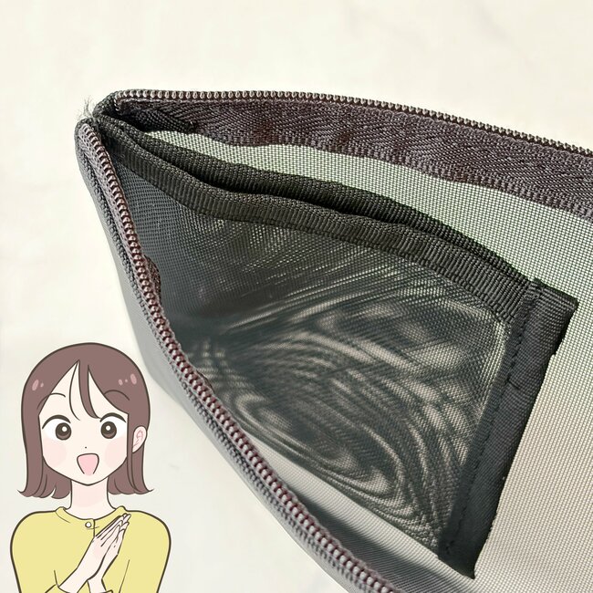 「財布がわりにおすすめ」「軽くてかさばらない」無印良品の“ポケット付きケース”使い道が無限大すぎる！「リピート買いして5つ利用しています」