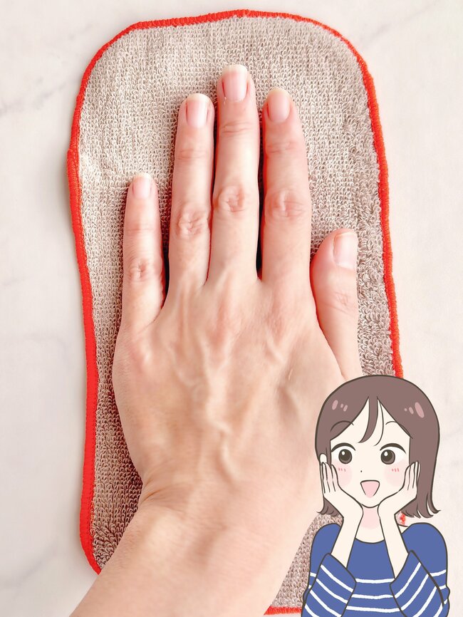 家のハンカチ、全部買い替えたい…！無印良品の“天才すぎるハンドタオル”ポケットに入れてもかさばらないの！「購入して良かった」「買い足しました」