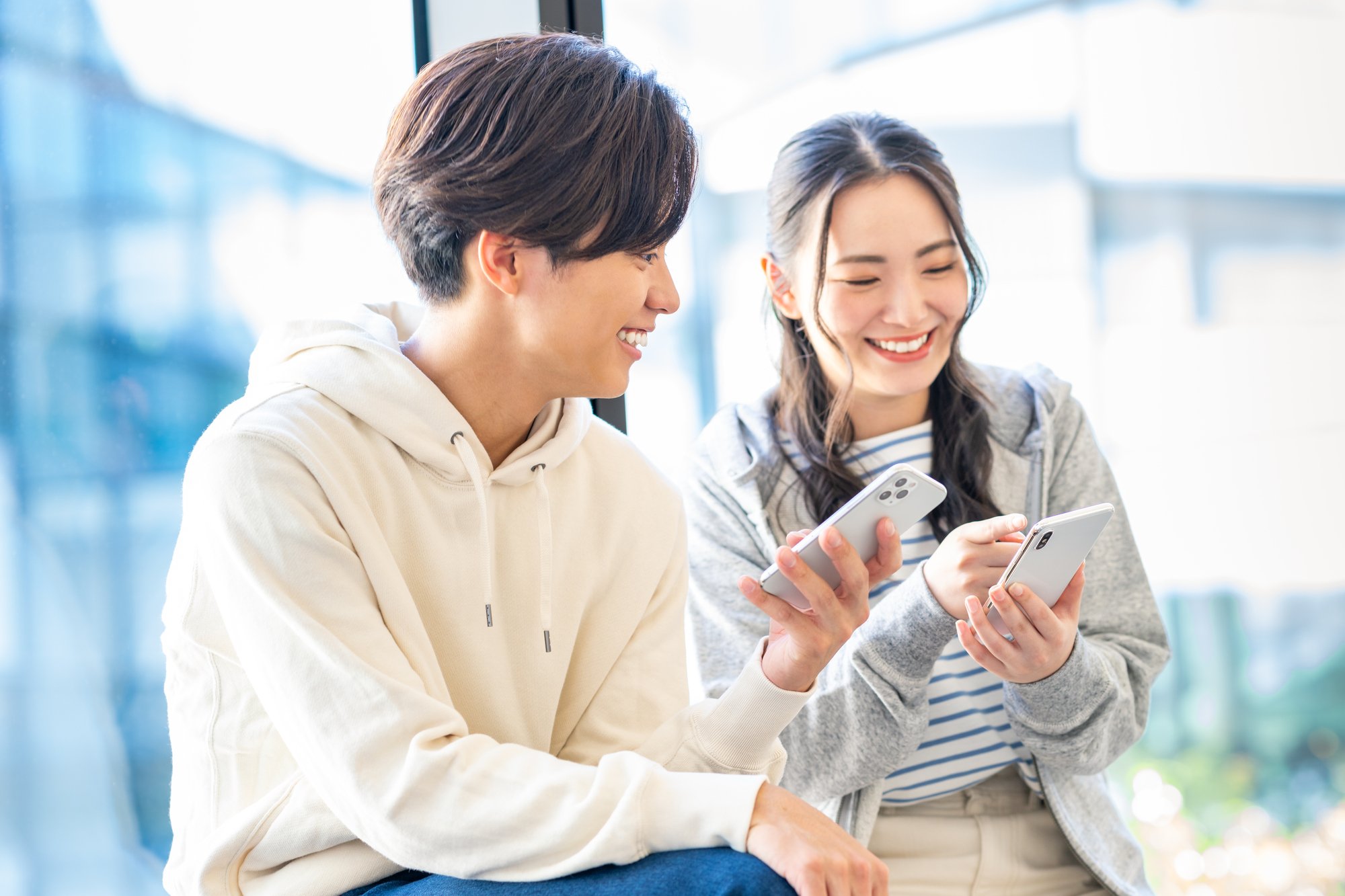 盛れないSNS「BeReal」はなぜ若者に人気なのか?おじさんがやってみてわかったこと