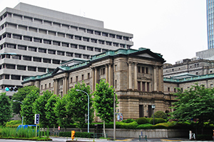「鉱工業生産ショック」で始まった<br />日銀への追加緩和プレッシャー