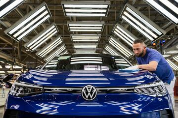 米加州の脱ガソリン車、業界に変化迫る