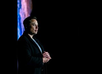 マスク氏、テスラ株を売却　約70億ドル相当