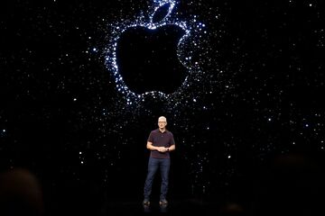 アップルにケンカ売るマスク氏、双方にリスク