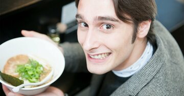 「春闘の5%賃上げ」で喜ぶ日本人会社員、「2500円のラーメン」を平気ですする外国人観光客…この差はどこから?