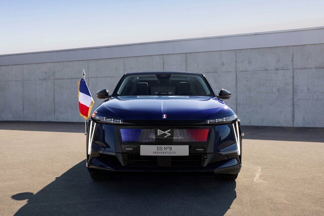 DSのフラッグシップモデル、N°8の大統領専用車