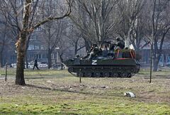侵攻ロシア軍、命令に従わない兵も　英情報機関トップ