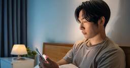 仕事ができない人が、寝る直前までベッドで続けている「最悪の行動」とは？