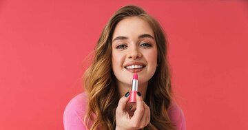 【大人の激変ヘアメイク】似合う口紅の色を見極めるための意外なポイントは「歯」と「歯茎」