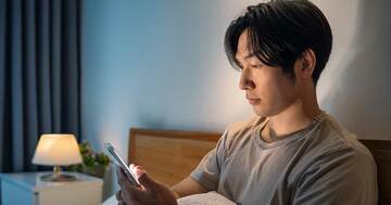 仕事ができない人が、寝る直前までベッドで続けている「最悪の行動」とは？