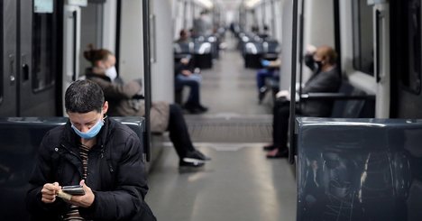 電車内の対人距離どう保つ？封鎖解除後の難題