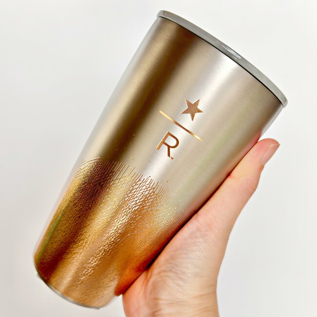 「猛暑を乗り切れるかも」スターバックスの“氷が溶けにくい大容量カップ”3時間経っても冷え冷えです！「デザインと形に一目惚れ」「買わないと後悔するところでした」