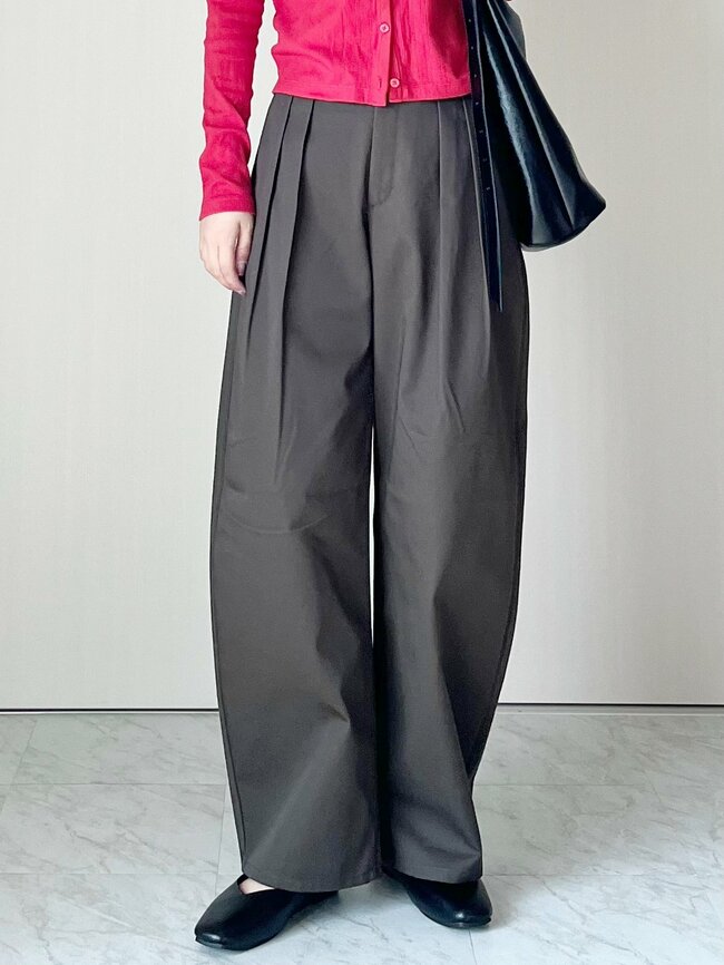 「形がめちゃくちゃ綺麗！」「色違いで買います」GUの“楽ちんワイドパンツ”ぽわんと膨らんだシルエットが可愛い！「お腹まわりもすっきり見える」