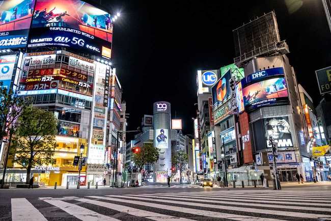 写真：人気のない渋谷のスクランブル交差点