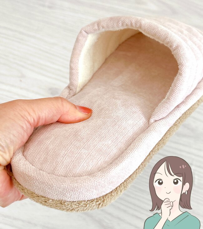 もう普通のスリッパに戻れない…!カインズの“リピ買い続出スリッパ”が買って大正解だった!「ずぼらな私に最適です!」「家族の分も購入」