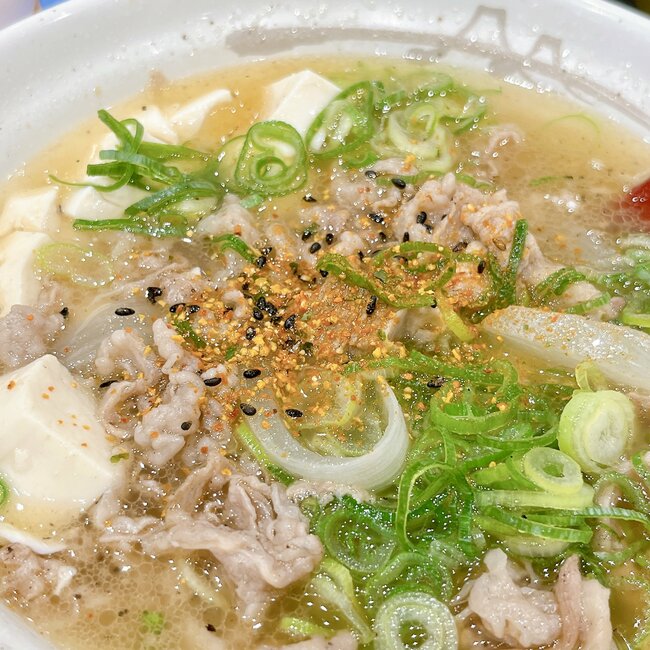 「旨みの暴力って感じ」松屋の“お肉たっぷり限定メニュー”濃い味で大盛りご飯が止まらない!「めっちゃ美味かった」「もう一回食べたい」