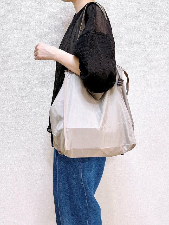 「イロチで購入しました」「必ず持ち歩いています」3COINSの“大容量エコバッグ”まとめ買いで大助かりなんです!「こういうのを待ってました!」