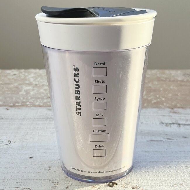 「プレゼントにぴったり」スタバの“お店のカップみたいなタンブラー”が可愛すぎる…！ドリンク券付きでお得感すごい！