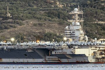 米軍、ドローン時代でも主力は戦闘機と艦艇