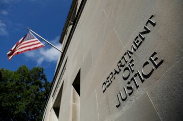 米検察、サイバー攻撃で中国人を訴追　100社超を標的