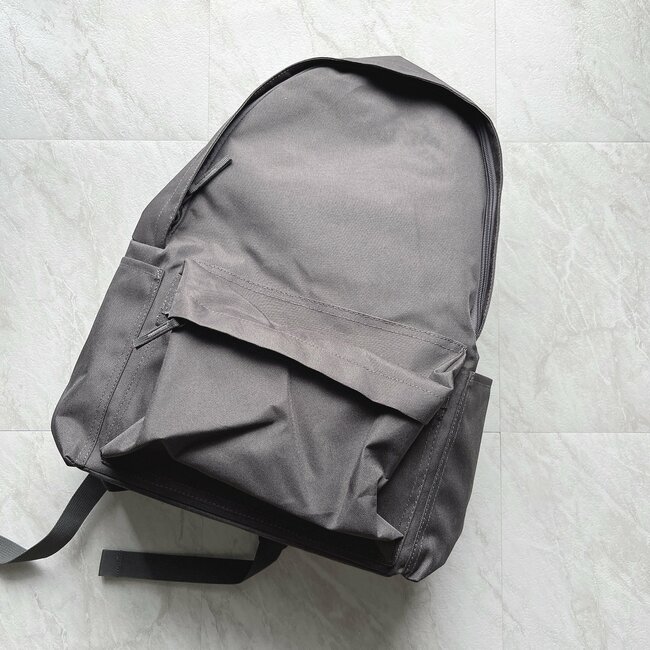 「2つ目を購入しました」無印良品の“肩が軽く感じるリュック”がすごい!大容量で1泊2日の荷物もまるっと入ります「背負った瞬間、肩がラク」「毎日の通勤のおとも」
