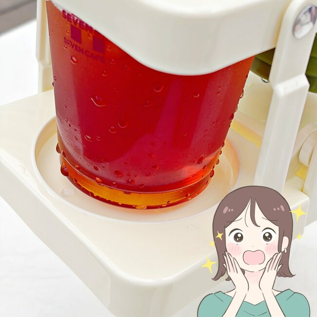 「スタバの店員さんに褒められました」3COINSの“天才ドリンクホルダー”便利すぎて毎日持ち歩きたい！「迷わず購入しました」「これでスタバが楽になります」