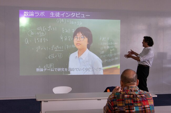 全身で訴えかける木村健太校長のプレゼン　