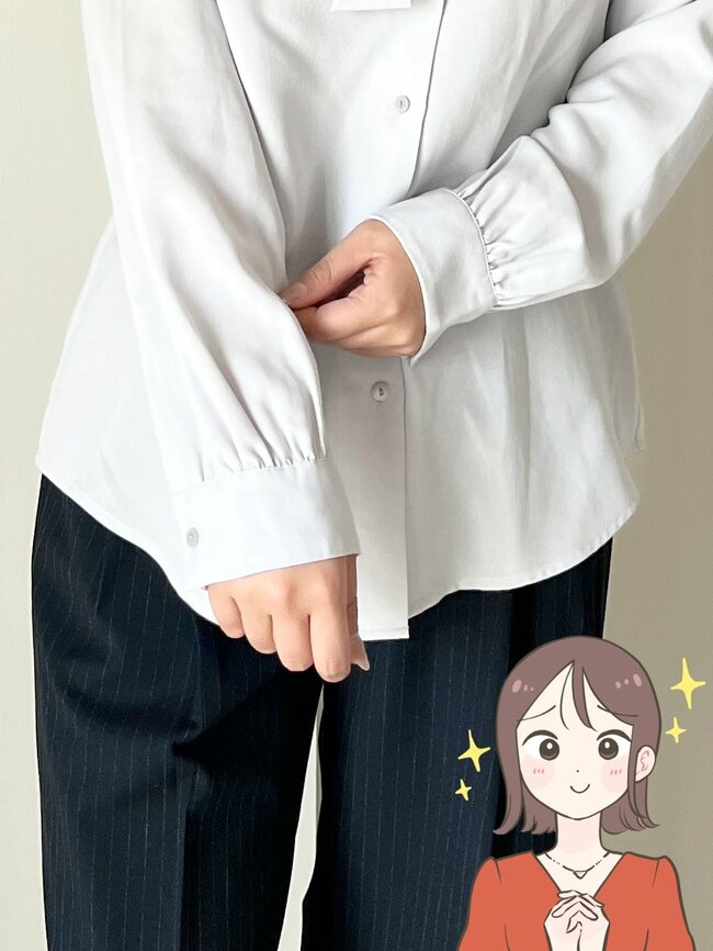 「色違いで2着購入しました」ユニクロの“大人かわいいトップス”たっぷり着回せてコスパ抜群!「着痩せ効果も期待できます」「いい買い物ができました!」