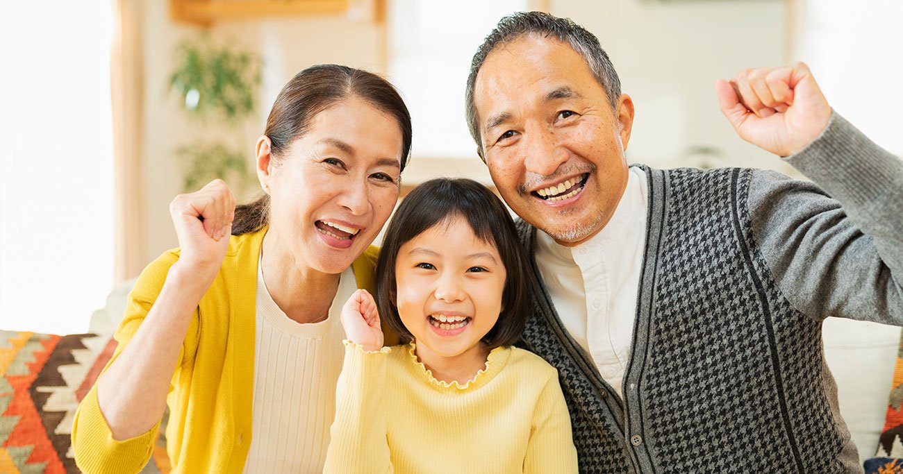 【節税も感謝も一挙両得！】「教育資金の一括贈与」よりメリットの大きい「孫への学費の贈り方」とは？