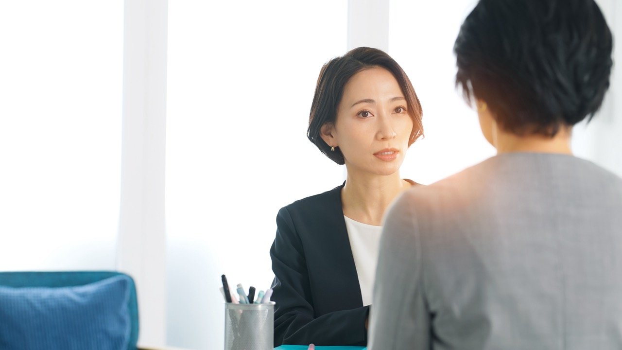 「転職したほうがいい」とすぐ言う人は嫌われる。頭のいい人はどう話している?