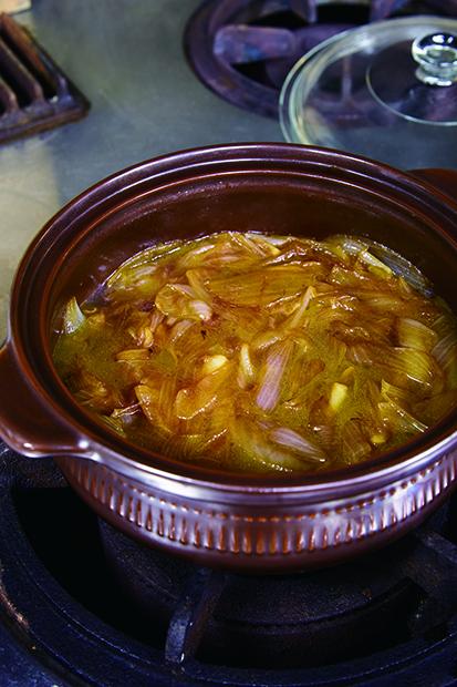 玉ねぎひたすら炒め
