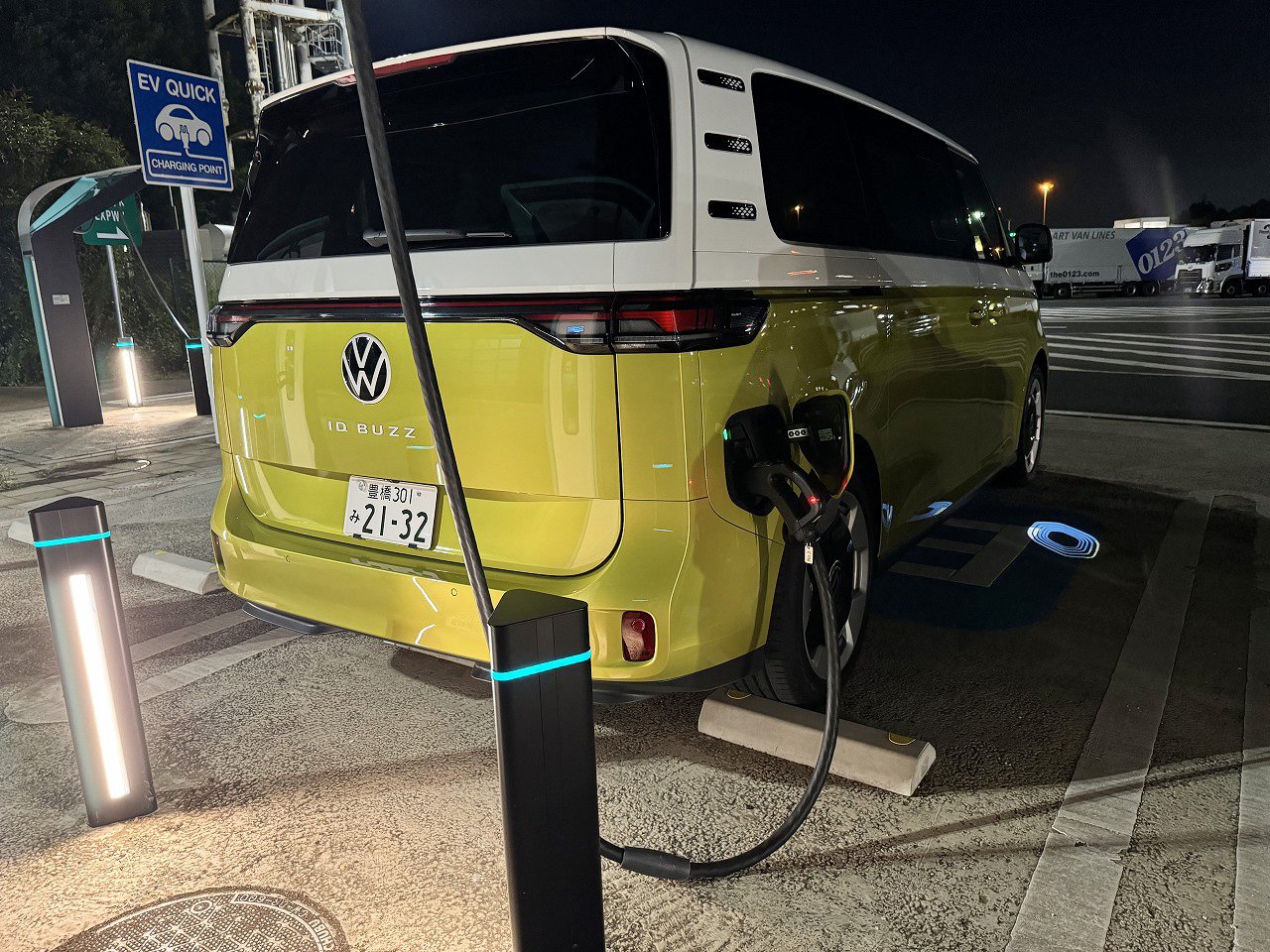大きくて重いボディなので仕方がないが、1000km走るのに5回充電した。高速に入るとものすごく減る