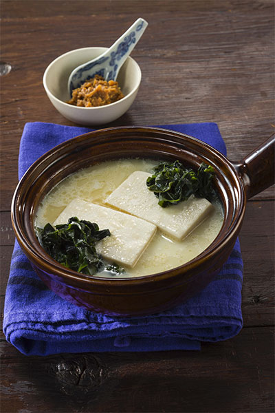 クリーミーな<br />ごま味噌豆乳スープが<br />クセになる<br />絶品「湯豆腐」レシピ！