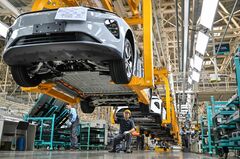 中国EVメーカー急躍進、開発の「極意」