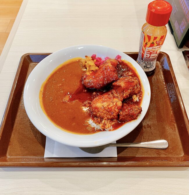 「腹パンッパン」「肉がデカすぎ」すき家の“やけくそメニュー”ボリューム満点で大満足！「想像の1.5倍くらいのサイズ感」「マジで塊だった」《実食レビュー》