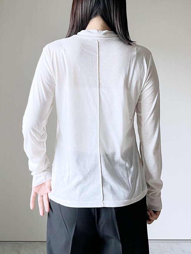 「着まわせてこの値段はやばい」GUの“990円トップス”コスパ抜群でリピ買いしたくなる!「2色買いしました!」「重ね着にピッタリ」