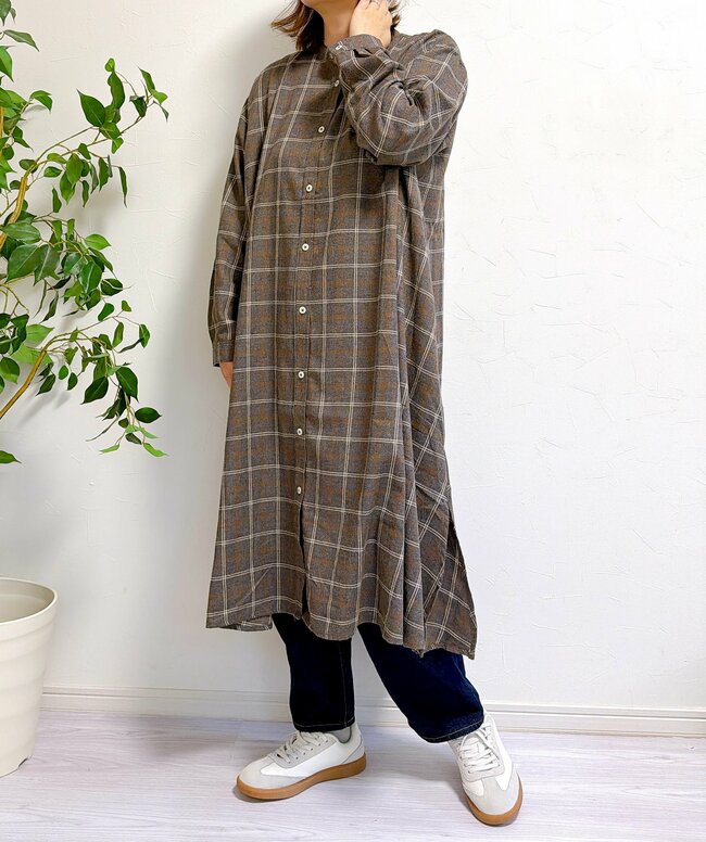 すぽっと着るだけで体型カバー！しまむらの「ふんわりシャツワンピ」レトロでかわいいし、なめらかな着心地にハマる！《購入レビュー》