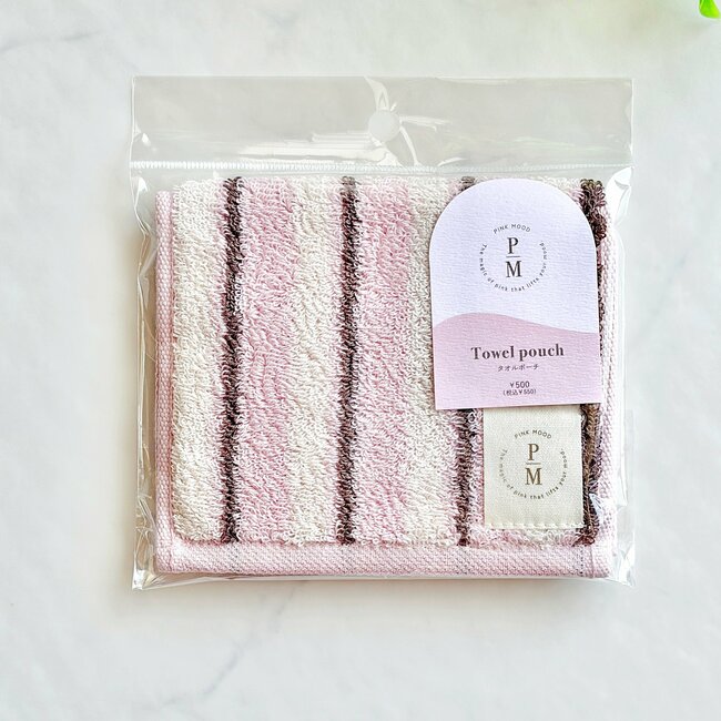 「迷うことなく2色購入」「あっという間に品切れ」3COINSの“ハンカチみたいなポーチ”サニタリーアイテムを目立たずに持ち歩けて大助かり！「もう一つ欲しい」