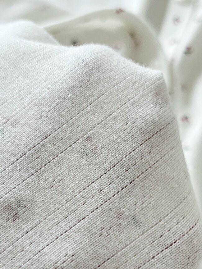 「可愛いと褒められた」ユニクロの“1990円カーディガン”たっぷり着回せてコスパ抜群！「春秋冬と大活躍」「2種類購入しました」