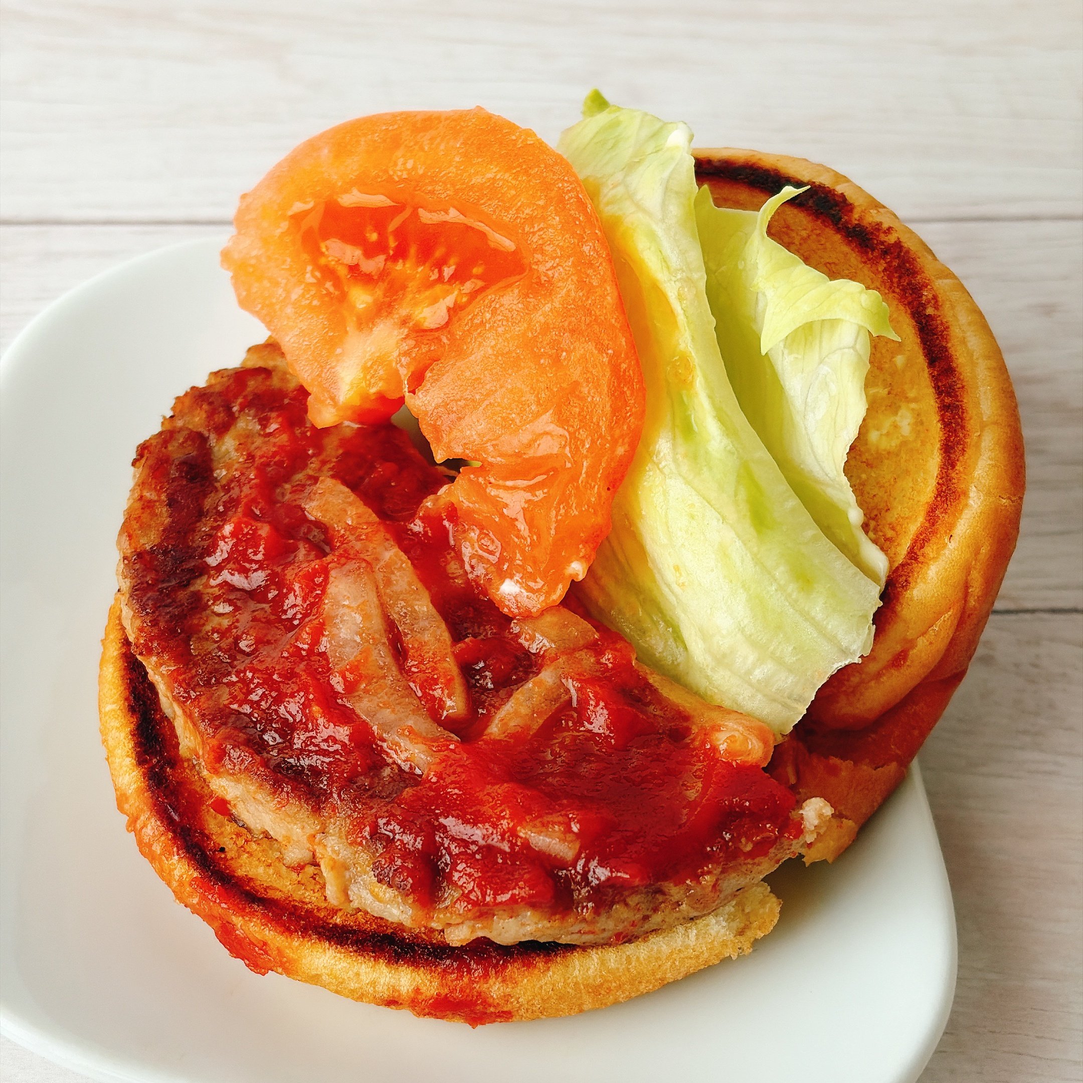 「10個くらい食べたい」モスバーガーの“朝限定メニュー”野菜たっぷりで絶品すぎる！「レタスの厚みが嬉しい」「定番化してほしい商品ナンバーワン」