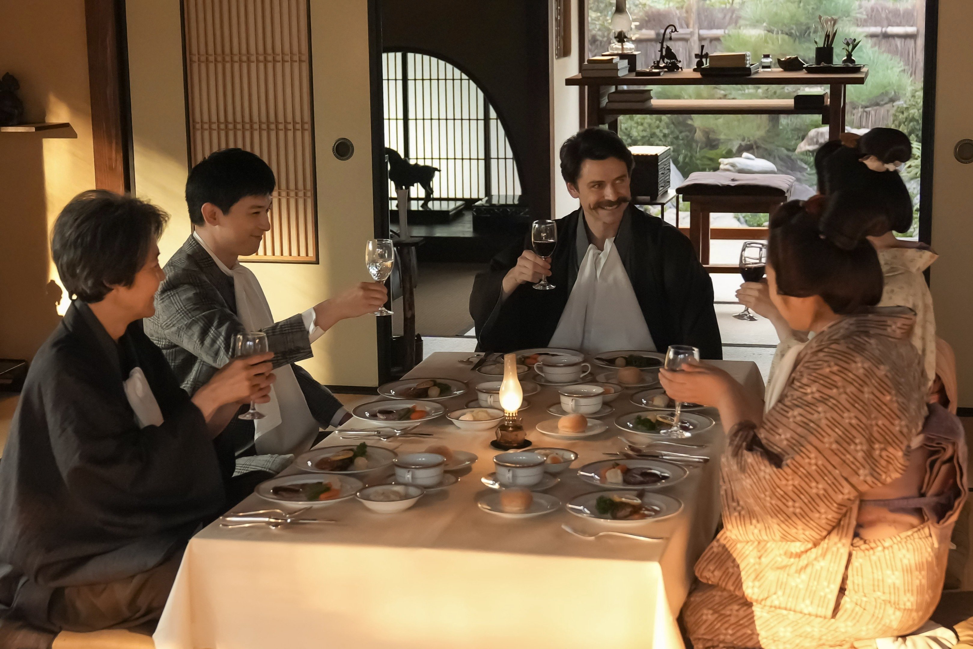 「テテポッポ！カカポッポ！」高石あかり＆トミー・バストウの“宇宙人ペンギンダンス”が神回だった〈ばけばけ第76回〉