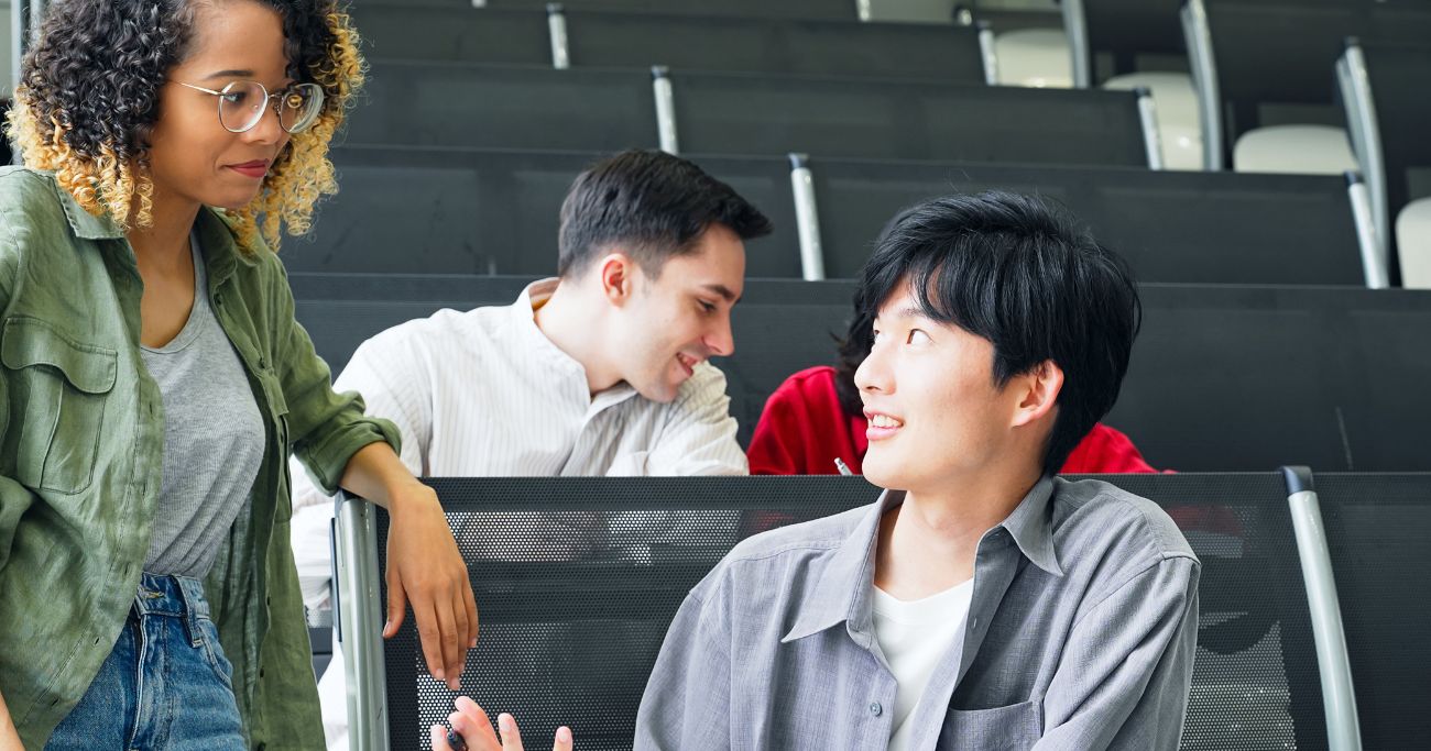 【中学英語】待ち合わせ場所を英語で伝えられる?「絶対知っておきたい場所を伝える英語表現」