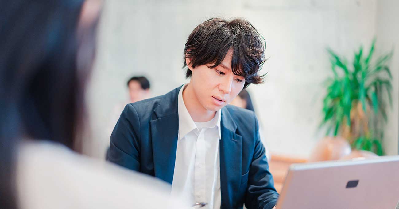 部下の目が「下」を向いたら要注意!? 言葉が届かない“感覚派”部下の操り方